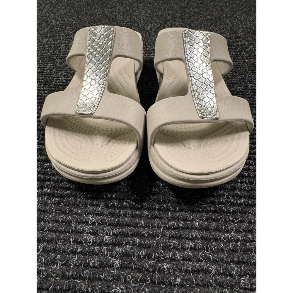 Crocs Womens W8 Dual Comfort Wedge Slide Sandals Beige Silver Metallic
